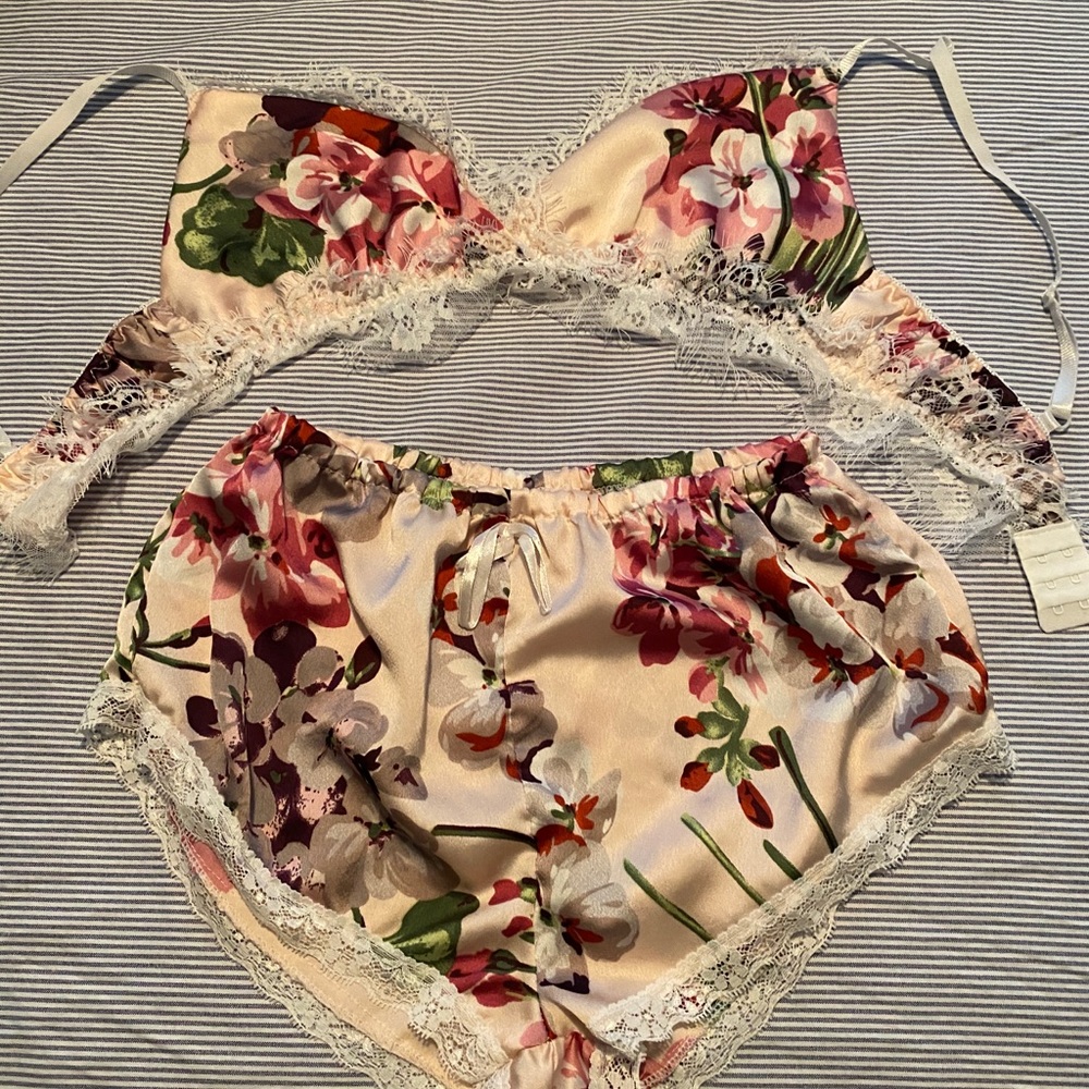 Women’s size S bra/short night set